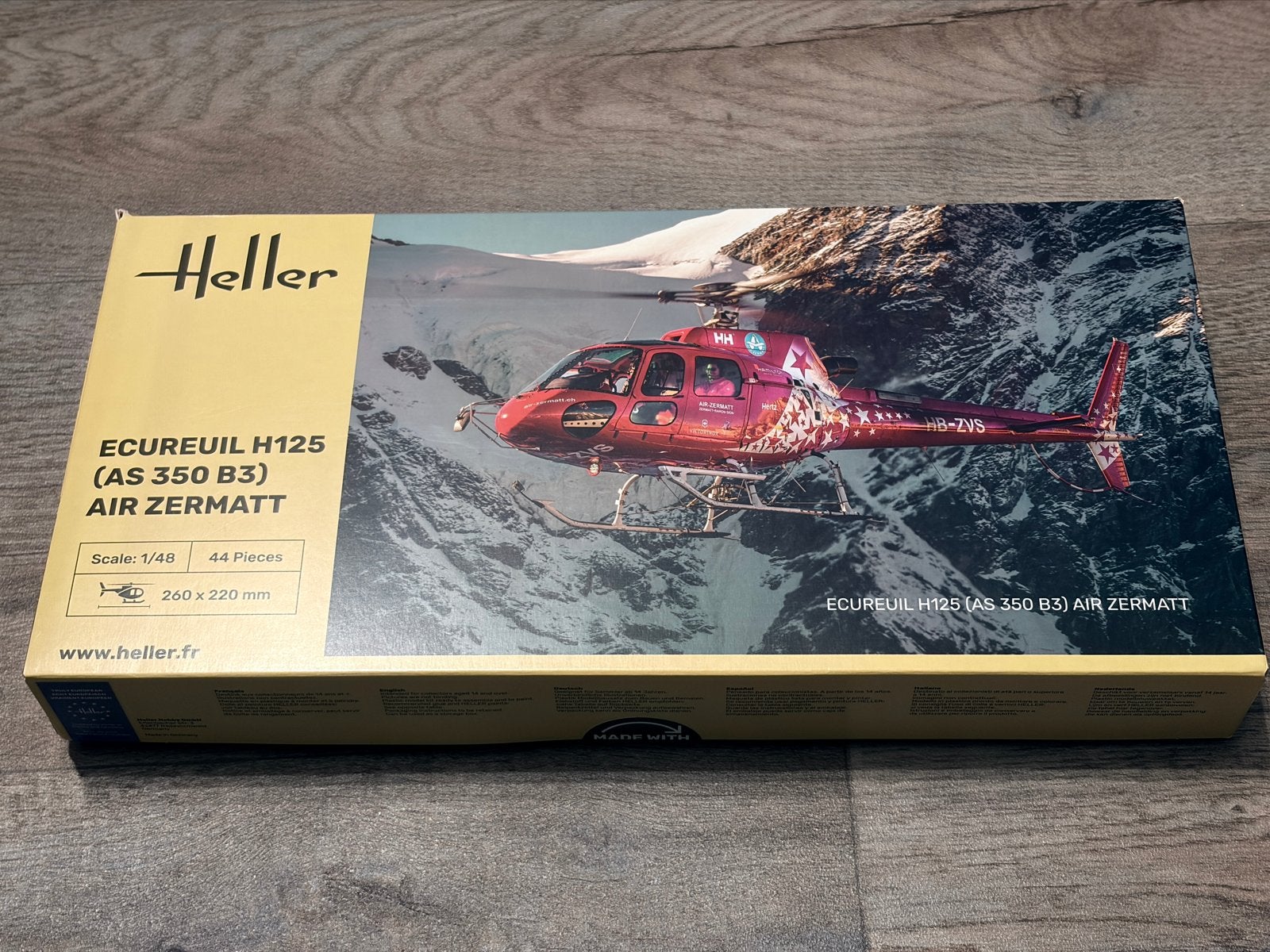 Heller 1:48 Eurocopter AS 350 B3 Air Zermatt Modelbouw, Hobby en Vrije tijd, Modelbouw | Vliegtuigen en Helikopters, Helikopter