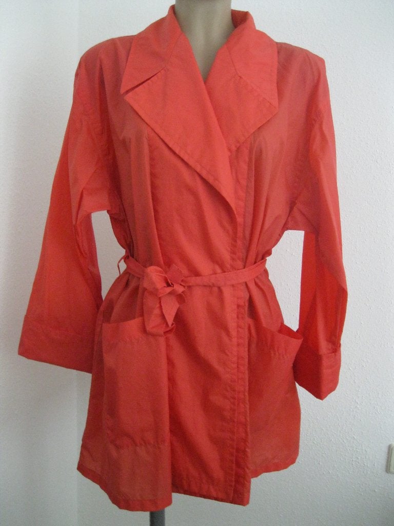 maat M, 1 oranje/rode H&M jas, ruglengte 87 cm., Kleding | Dames, Maat 38/40 (M), Hennes, Oranje, Ophalen of Verzenden