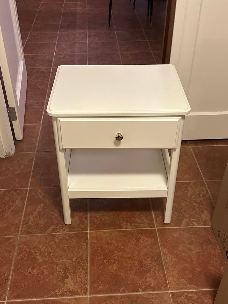Wit nachtkastje met lade en open vak IKEA TYSSEDAL, Ophalen, Minder dan 45 cm, 55 tot 70 cm, Zo goed als nieuw