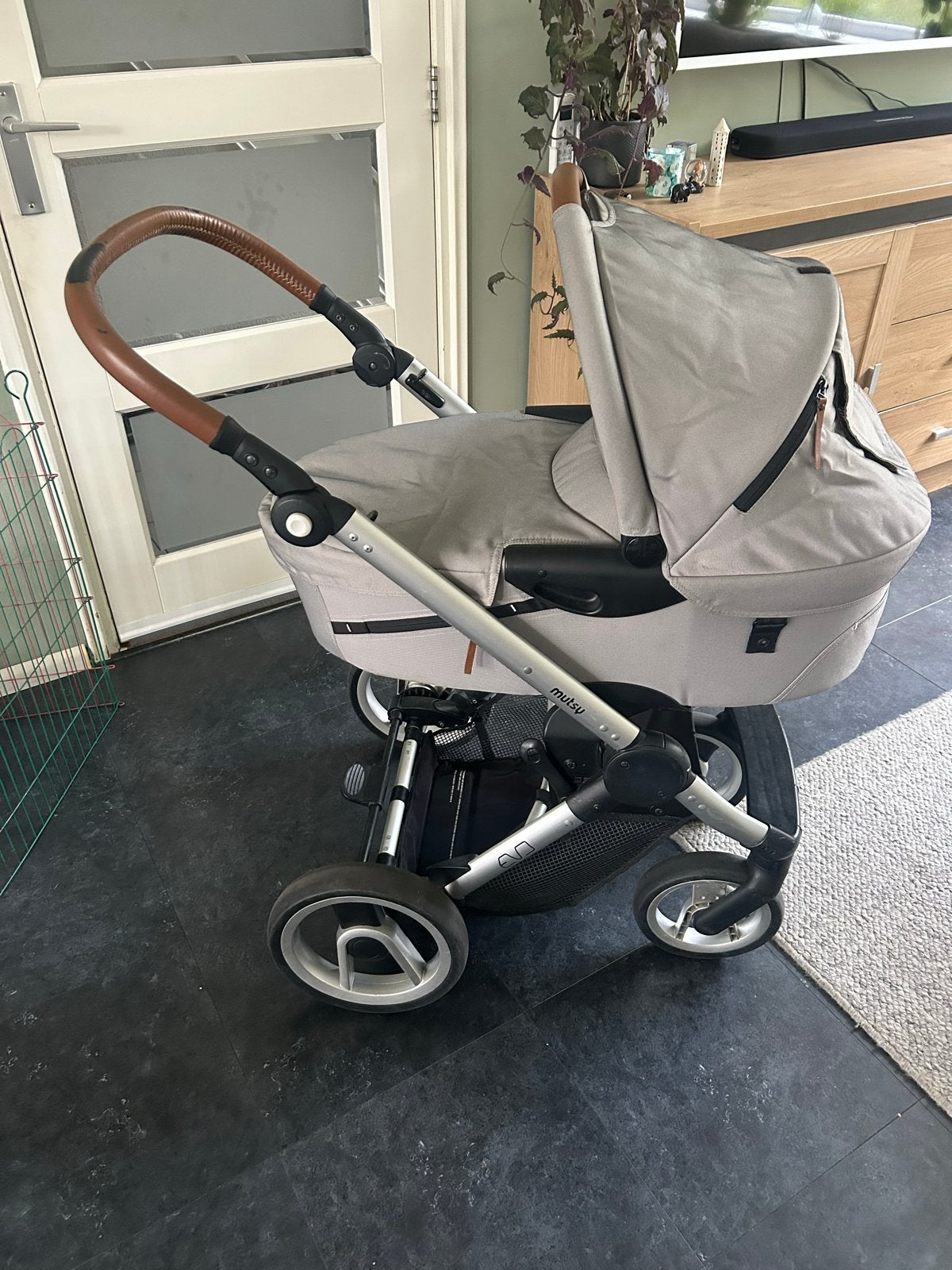 Mutsy Evo Urban Nomad Cream Combiwagen, Kinderen en Baby's, Ophalen, Gebruikt, Combiwagen, Met reiswieg