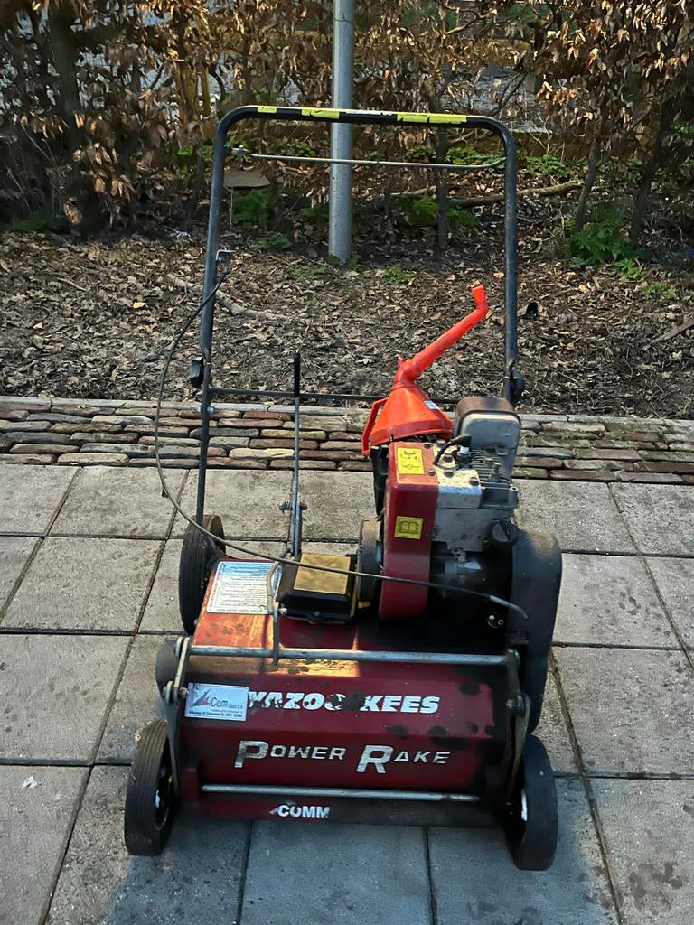Te huur: Verticuteermachine, Tuin en Terras, Verticuteermachines, Ophalen, Benzine