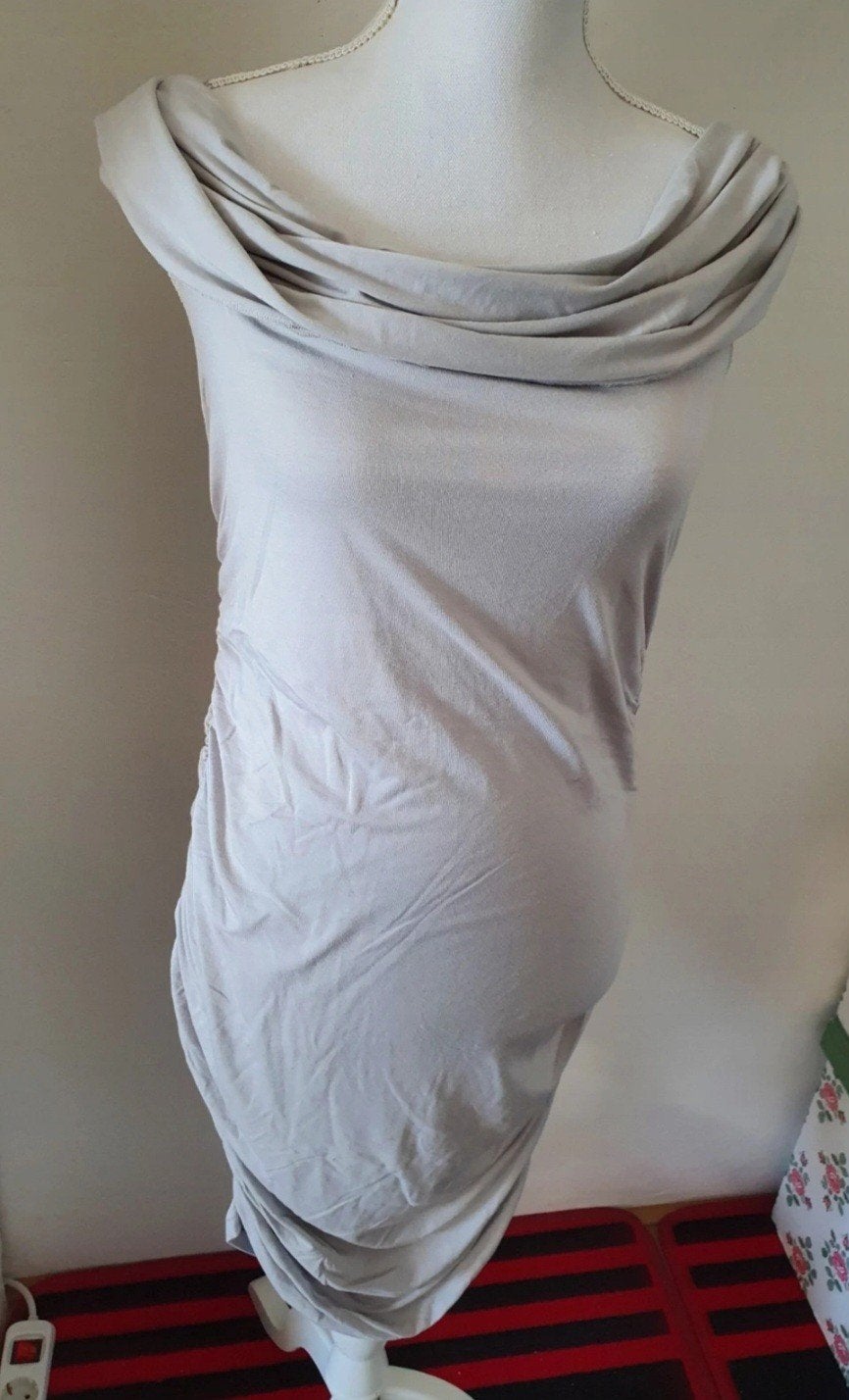 Prachtige lichtgrijze jurk Believe L, Kleding | Dames, Maat 42/44 (L), Ophalen of Verzenden, Grijs, Gedragen