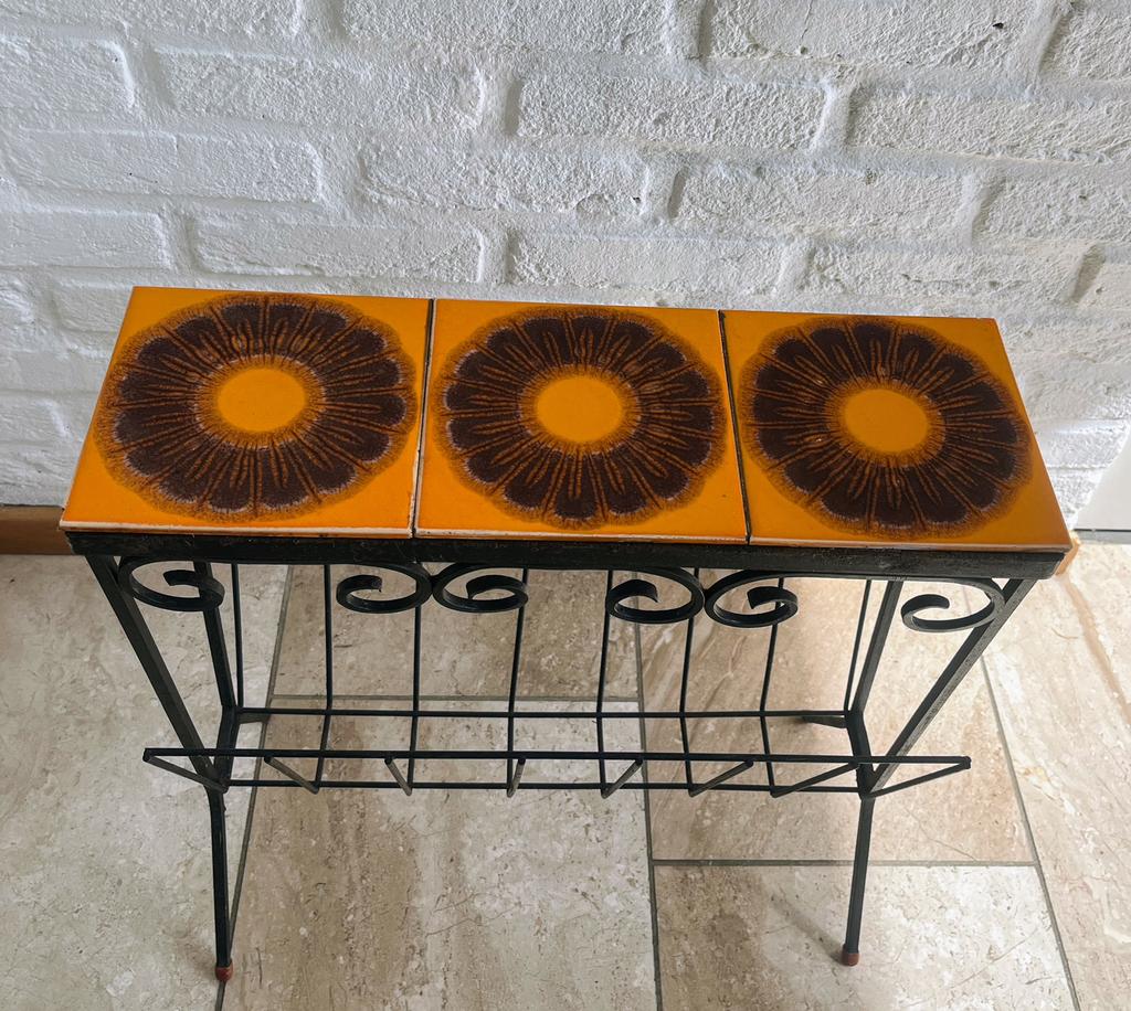 Vintage krantenbak/ bijzettafel, Ophalen, Huis en Inrichting
