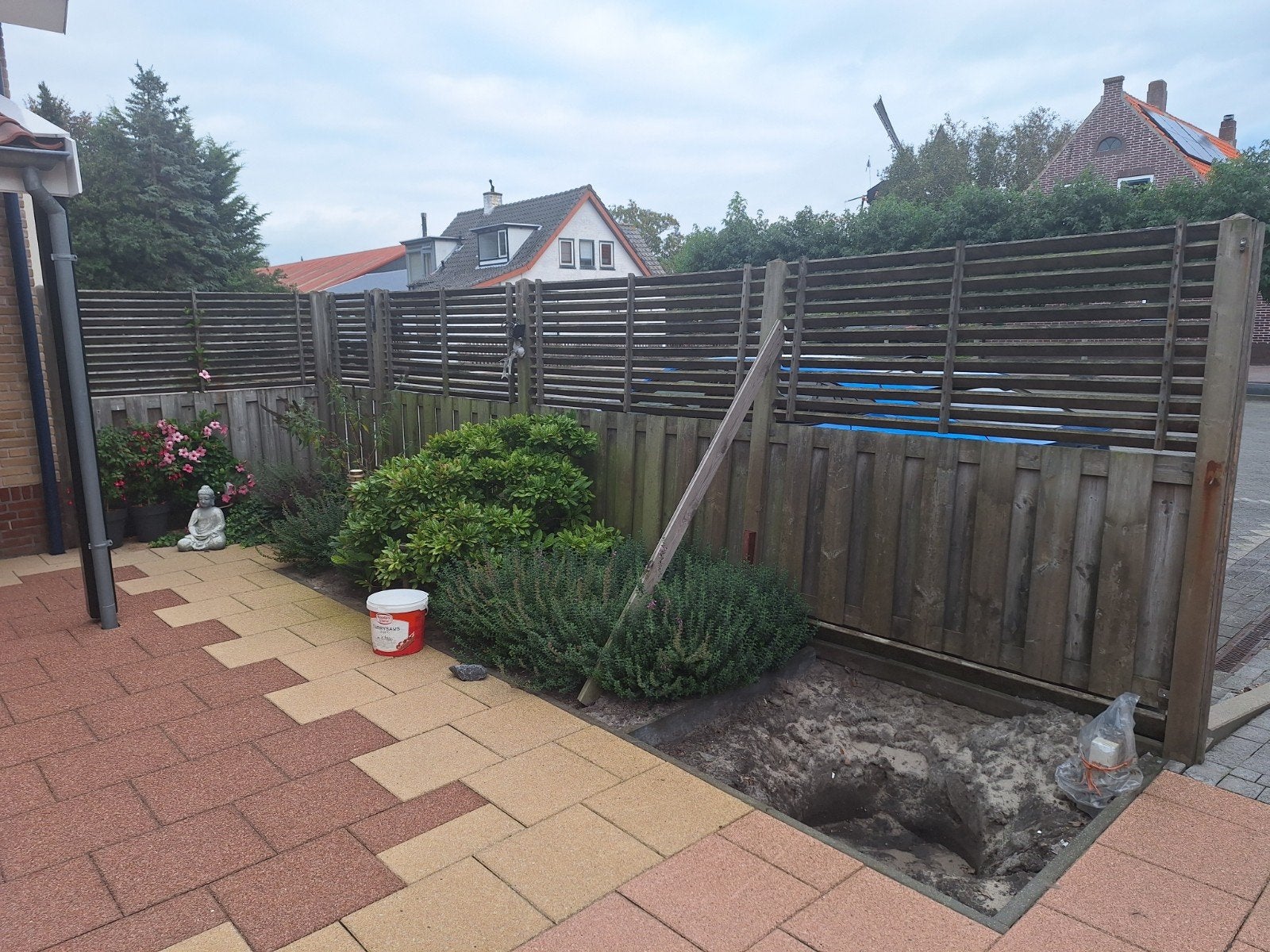 Houten schutting met poort gratis, Ophalen, 3 tot 6 meter, Hout, 1 tot 2 meter