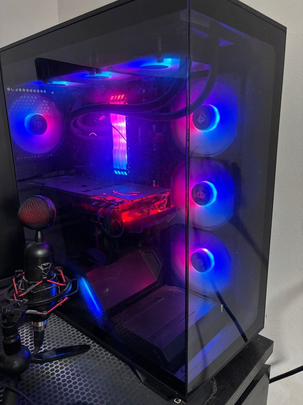 Mid range Game PC ( 1080TI, 32gb RAM, 1tb SSD.