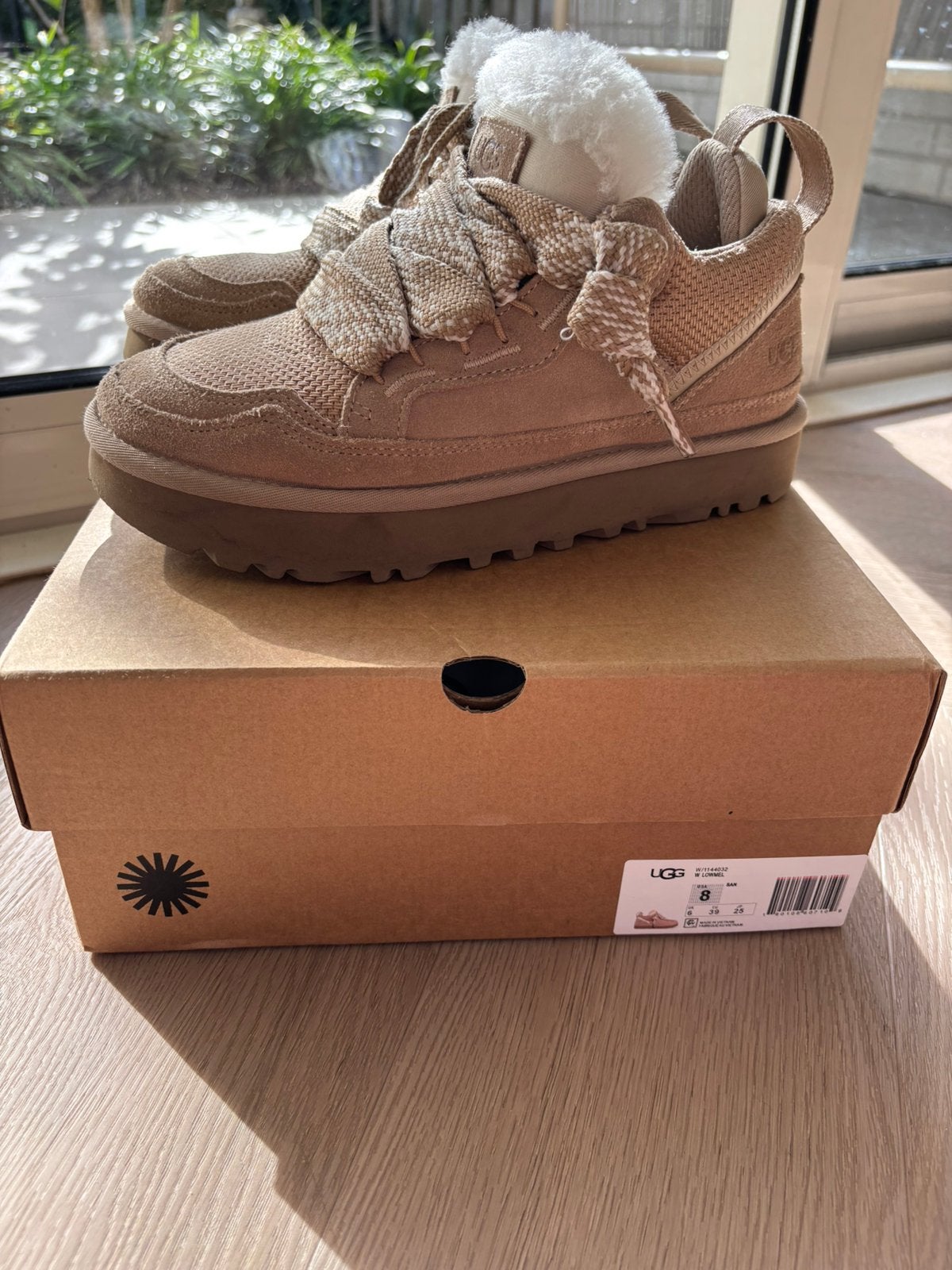 Ugg w lowmel sand, Ophalen of Verzenden, Zo goed als nieuw, Jongetje of Meisje, Laarsjes
