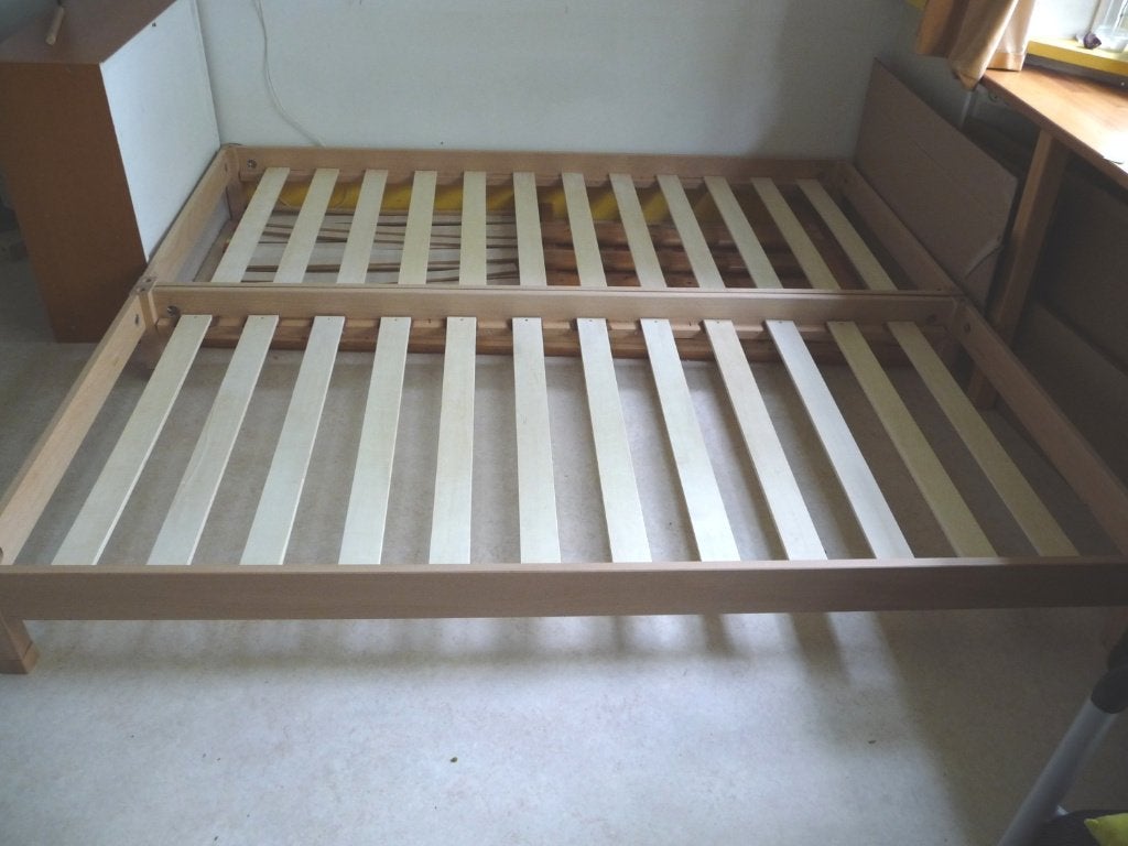2 stapelbare eenpersoonsbedden, Ophalen, Nieuw, 80 cm, Beukenhout, stapelbaar