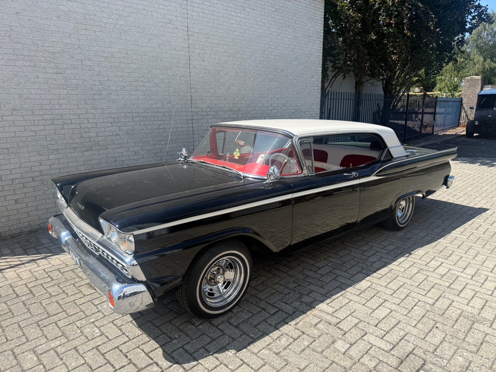 1959 Ford Fairlane 500 4drs V8 automaat NL kenteken LPG, Auto's, Oldtimers, Automaat, Achterwielaandrijving, Zwart, Leder en Stof