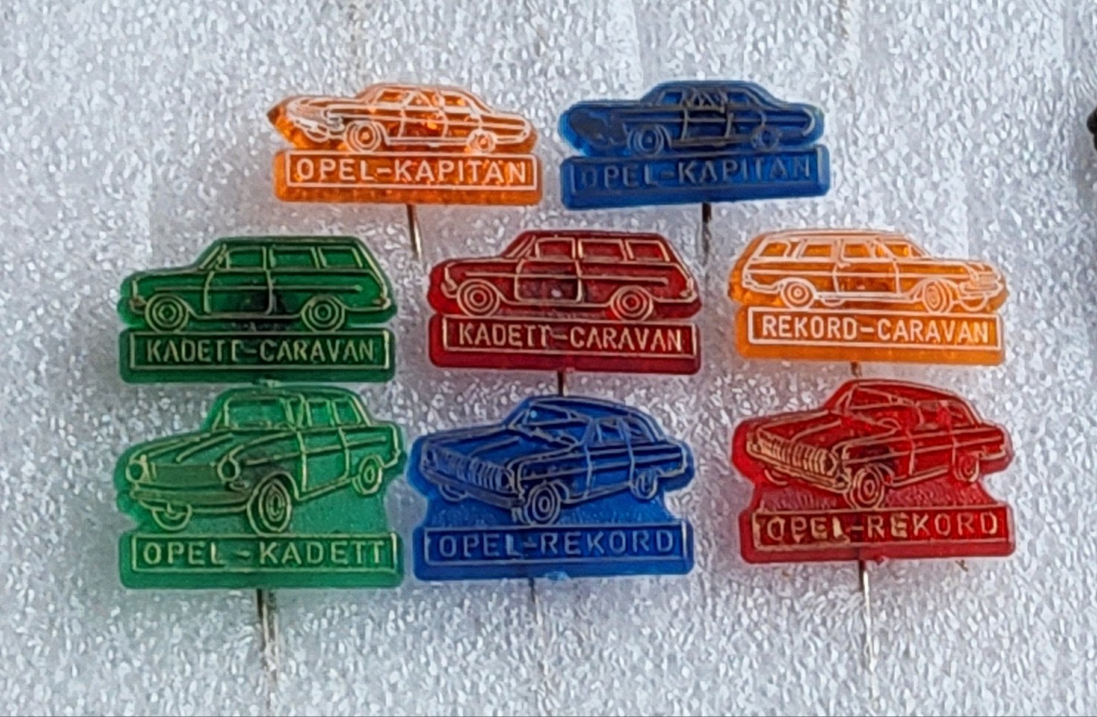 8 Vintage Opel Speldjes - Kapitan, Kadett, Rekord, Verzamelen, Ophalen of Verzenden, Gebruikt, Transport, Speldje of Pin