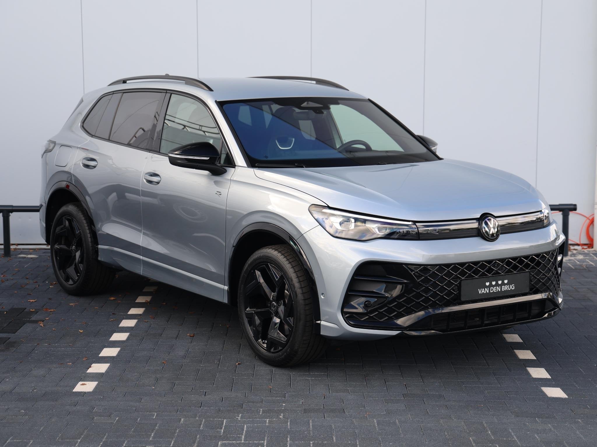Volkswagen Tiguan 1.5 eHybrid R-Line Business 204pk DSG | Bl, Auto's, Volkswagen, Stof, Euro 6, 150 min, Plug-in hybride