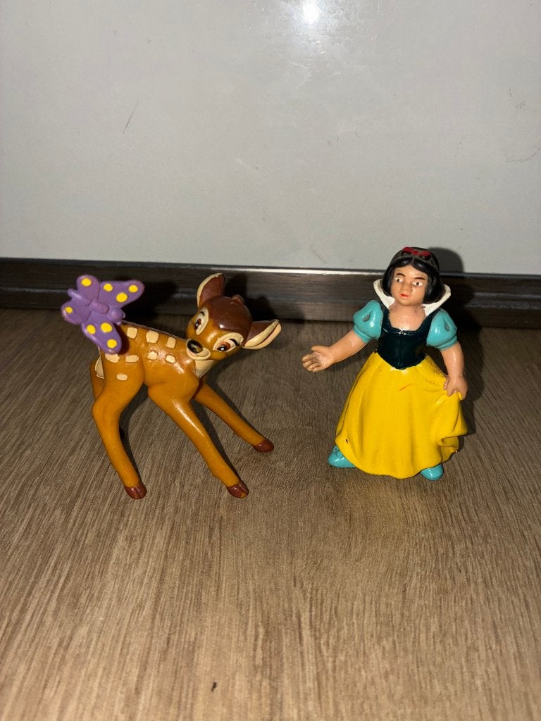 bullyland sneeuwwitje en bambi, Ophalen of Verzenden, Sneeuwwitje of Doornroosje, Zo goed als nieuw, Beeldje of Figuurtje