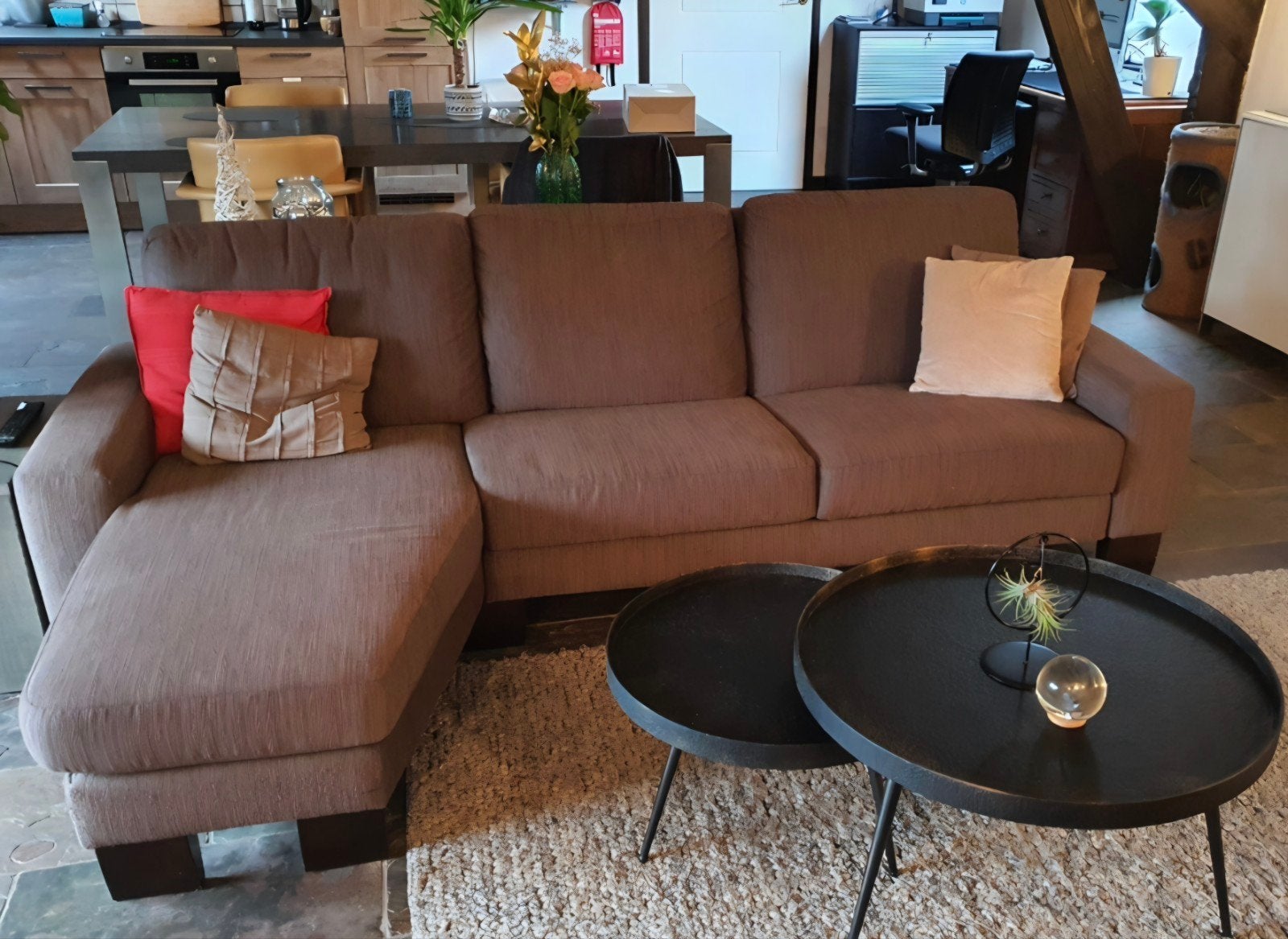 Comfortabele bruine hoekbank met chaise longue, Huis en Inrichting, Ophalen, 250 tot 300 cm, Gebruikt, 100 tot 125 cm