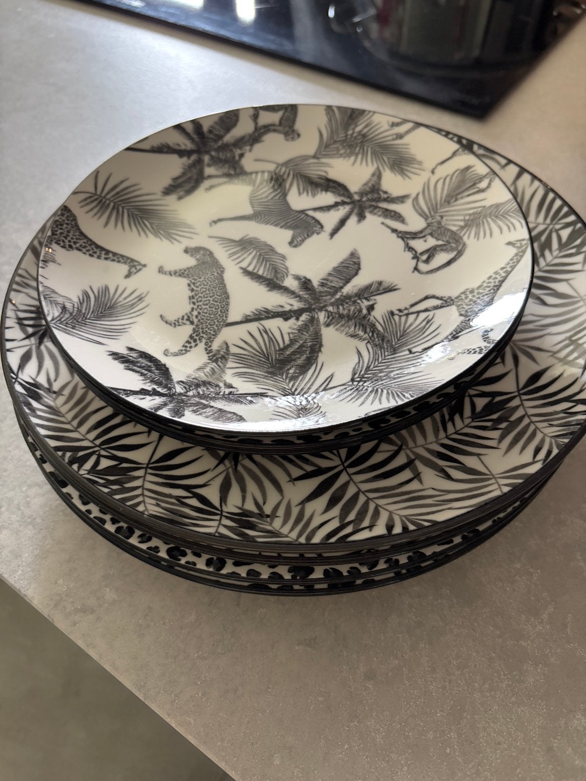 8-delige set borden met jungleprint (3 ontbijt, 5 diner), Ophalen, Gebruikt, Keramiek, Bord(en)