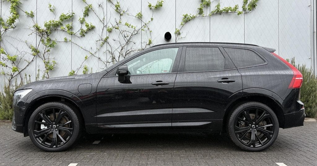 Volvo XC60 2.0 T6 Plug-in hybrid AWD Plus Black Edition | Ad, Auto's, Automaat, 12 maanden, Gebruikt, 4 cilinders