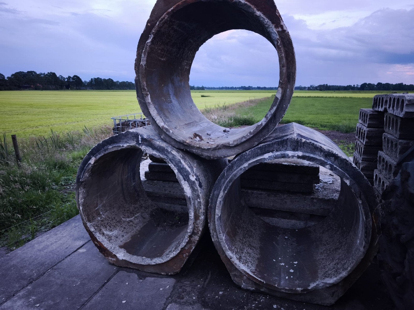 Betonnen rioolbuizen - 3 stuks, Doe-het-zelf en Verbouw, Buizen en Afvoer, Ophalen, Gebruikt, Minder dan 2 meter, 80 mm of meer
