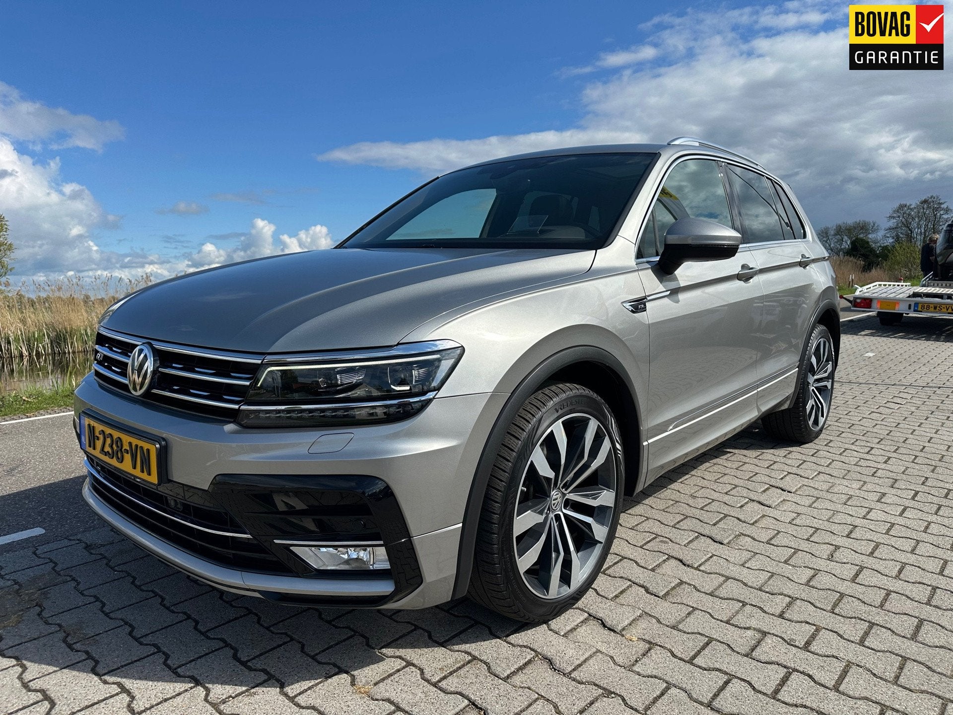 Volkswagen Tiguan 2.0 TSI 4Motion Highline R-Line, Panorama,, Auto's, Gebruikt, 4 cilinders, 2500 kg, Leder