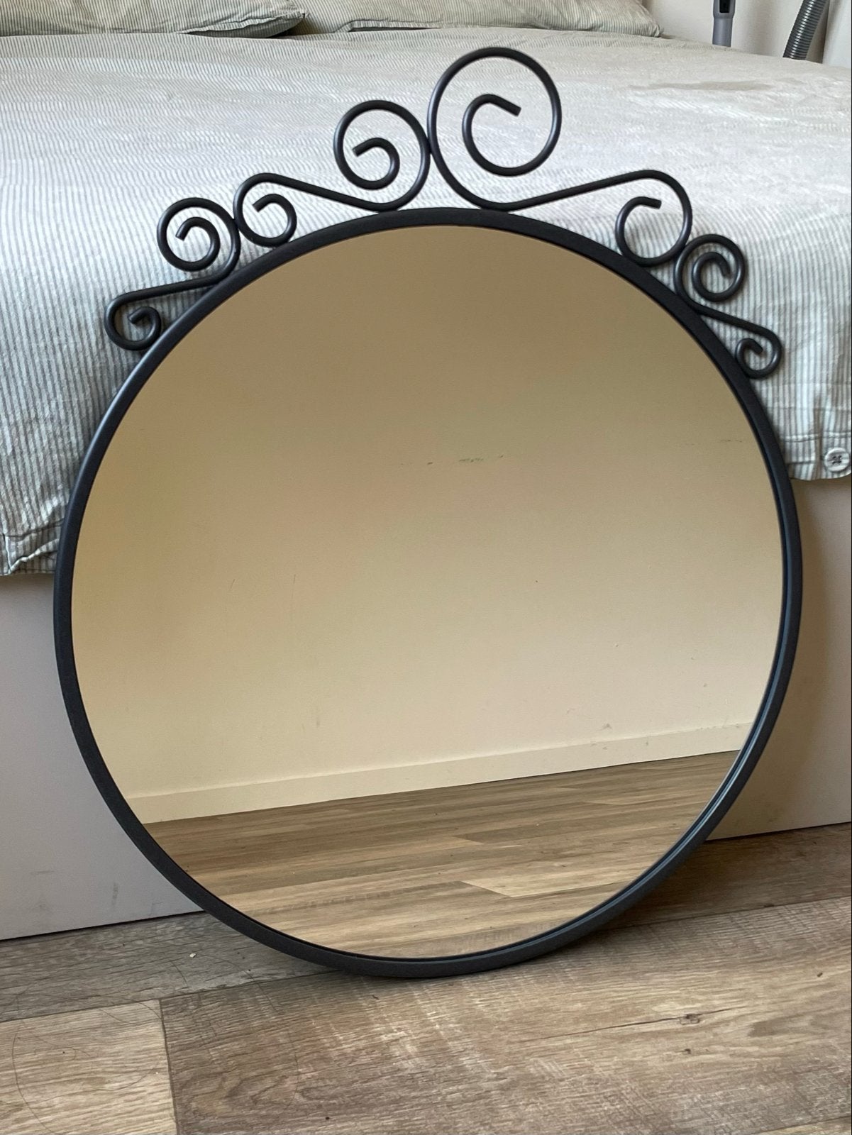 IKEA EKNE spiegel (50x60 cm) – nieuw / ongebruikt, Ophalen, Rond, Zo goed als nieuw, Minder dan 100 cm