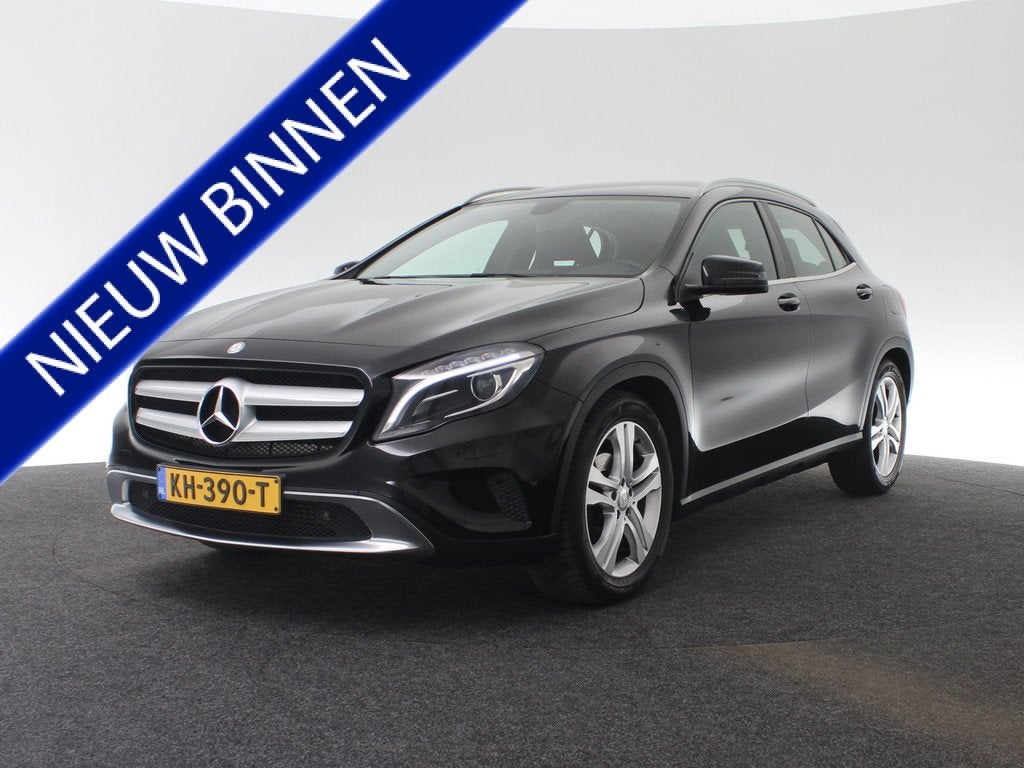 Mercedes-Benz GLA 180 Ambition Automaat met slechts 72dkm!, Auto's, Stof, Gebruikt, Euro 6, 4 cilinders