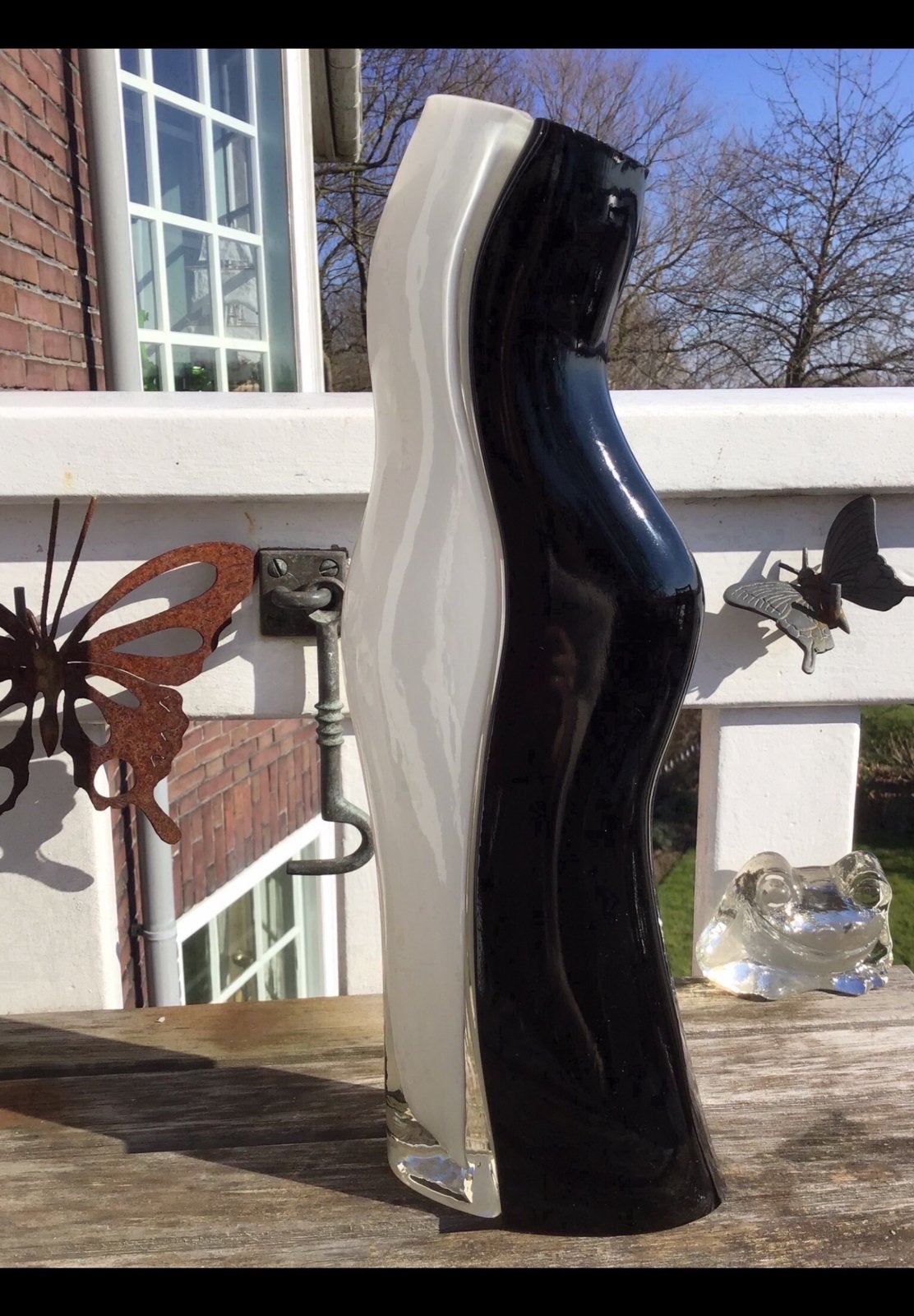 Dubbele, zwart en witte opaline vaas. 2 Vazen van glas 34 cm, Ophalen of Verzenden, Zo goed als nieuw, Zwart