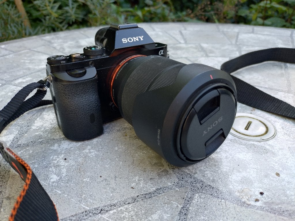 Foto 4 van Sony Alpha a7 full frame mirrorless camera met zoomlens