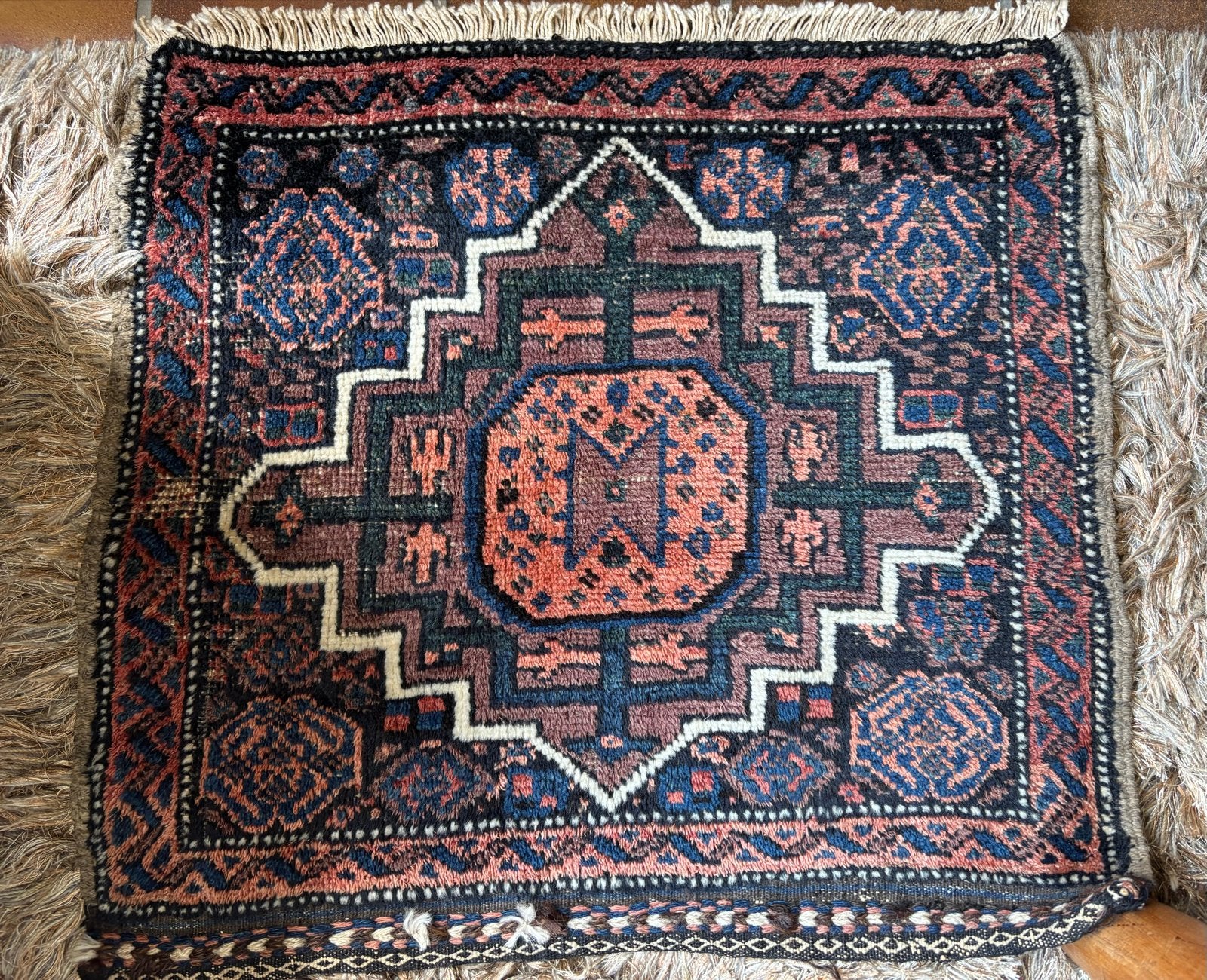 Vintage Perzisch tapijtje, handgeknoopt, Huis en Inrichting, Minder dan 50 cm, Gebruikt, Bruin, Vierkant