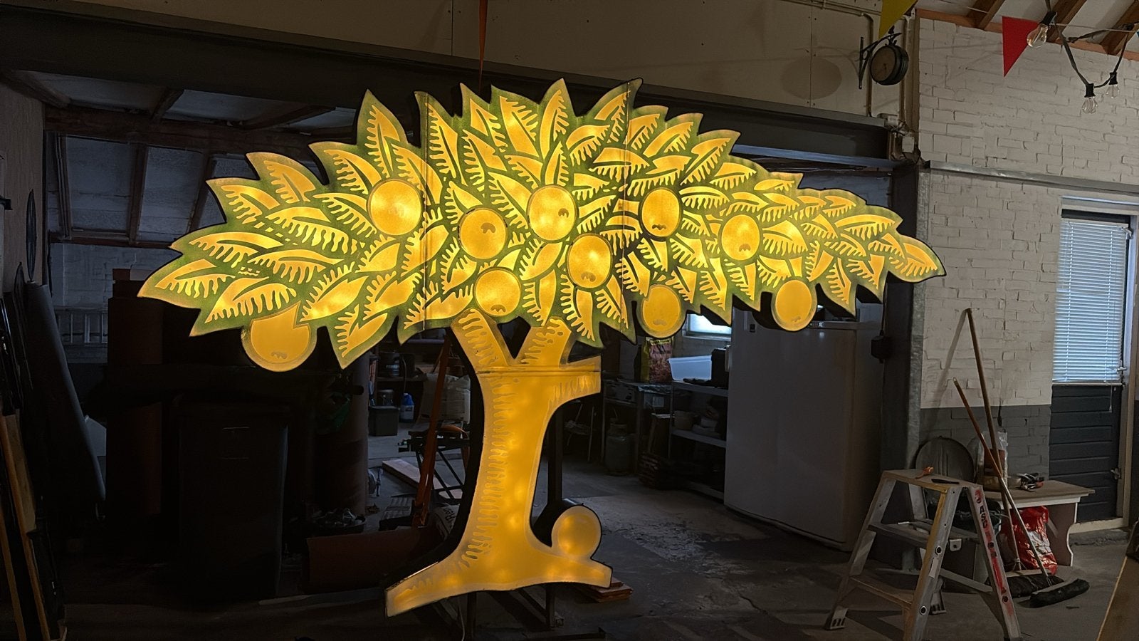 Grote Hawaii boom met verlichting op stalen frame, Ophalen, Gebruikt, Versiering, Overige