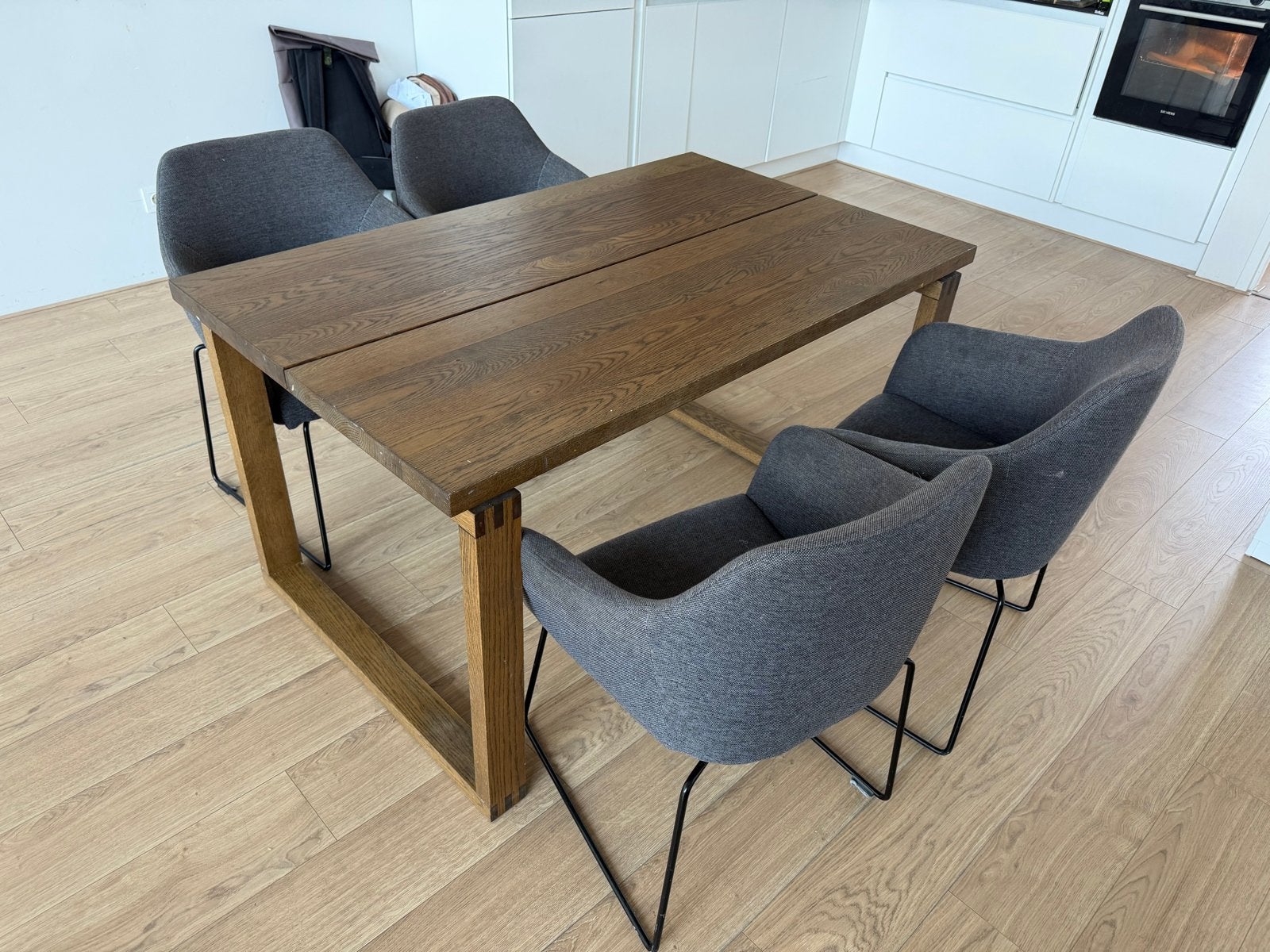 IKEA MÖRBYLÅNGA eettafel met 4 TOSSBERG stoelen, Ophalen, Eikenhout, 50 tot 100 cm, Zo goed als nieuw