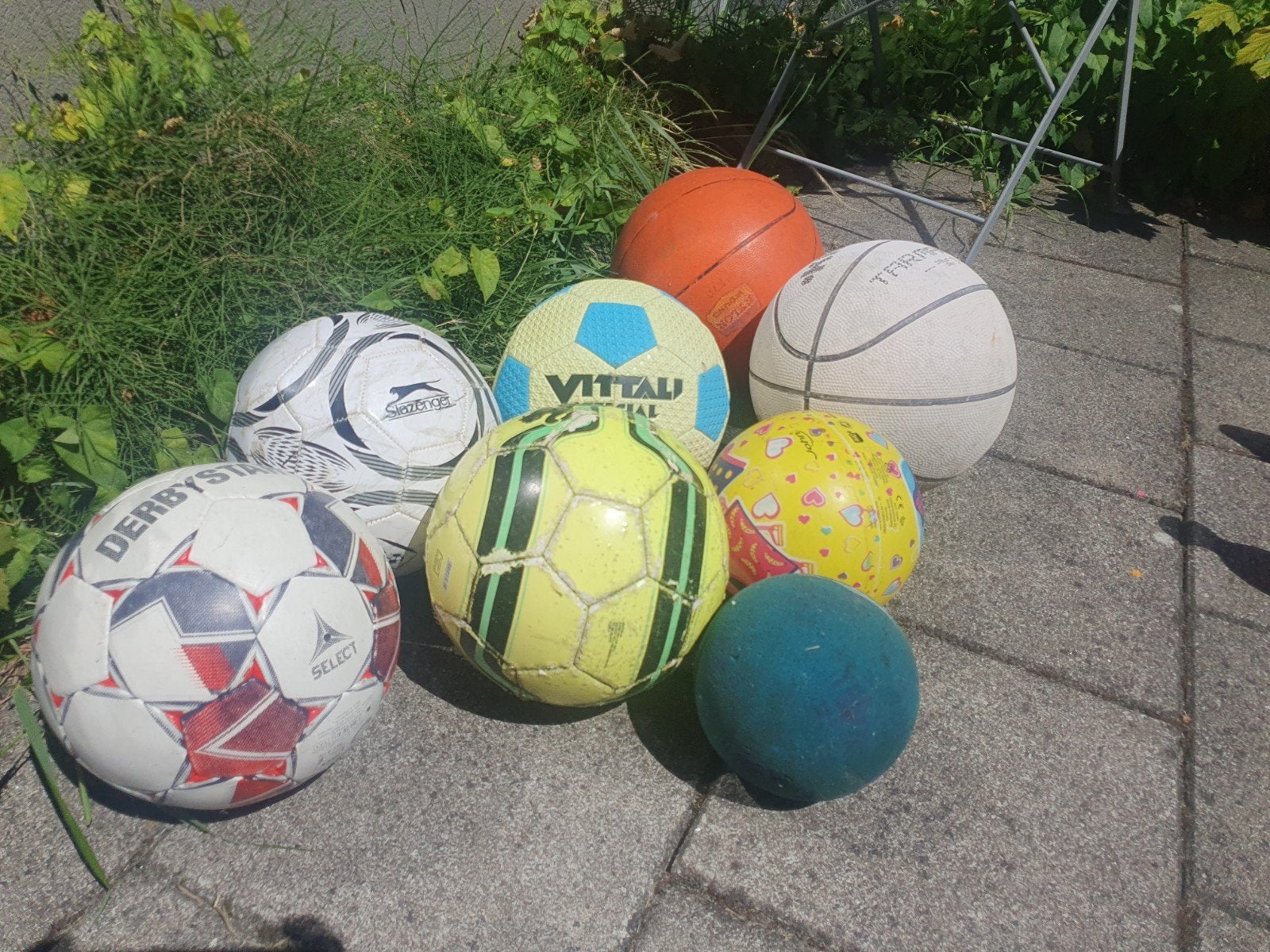 Diverse ballen te koop. Graag ophalen en contant betalen., Maat XS of kleiner, Ophalen, Zo goed als nieuw, Bal