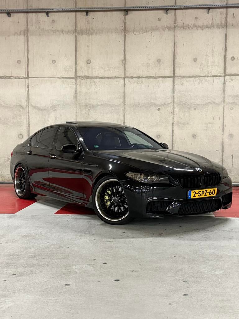 BMW 530D M5 pack *Full options* new apk, Automaat, Achterwielaandrijving, 2000 kg, Zwart