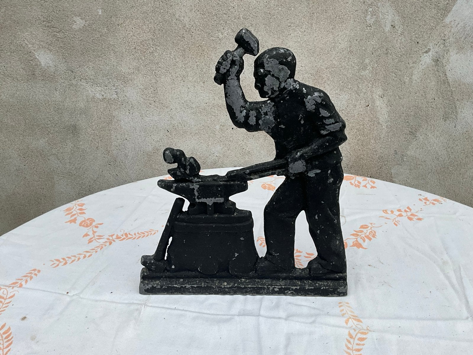 Decoratief beeld van een smid aan het werk, van lood, Antiek en Kunst, Ophalen of Verzenden, Handgemaakt, Scène, Beeld