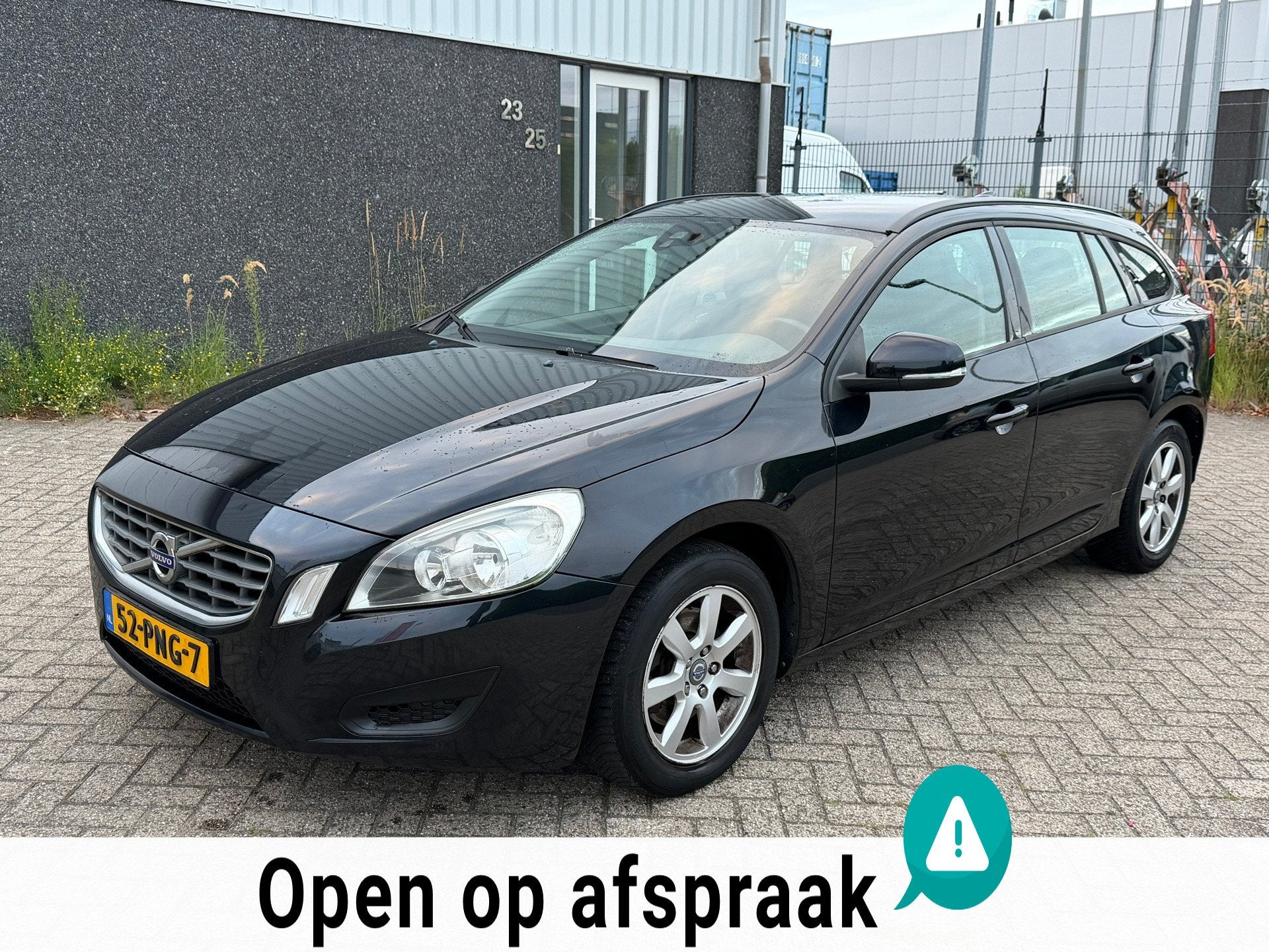 Volvo V60 1.6 T3 Kinetic 2011, Auto's, Voorwielaandrijving, 15 km/l, Gebruikt, 4 cilinders