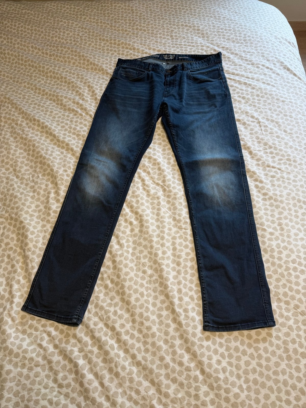 Een mooie set merkkleding maat xxl, Kleding | Heren, Spijkerbroeken en Jeans, Ophalen, Gedragen, Overige kleuren, Overige jeansmaten