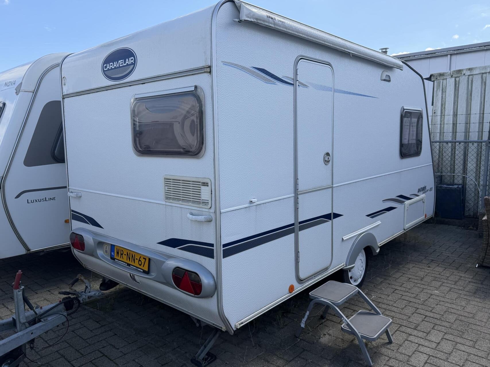 CARAVELAIR ANTARES 400 LUIFEL + VASTBED + LICHTGEWICHT, Bedrijf, 750 - 1000 kg, 5 tot 6 meter, Caravelair