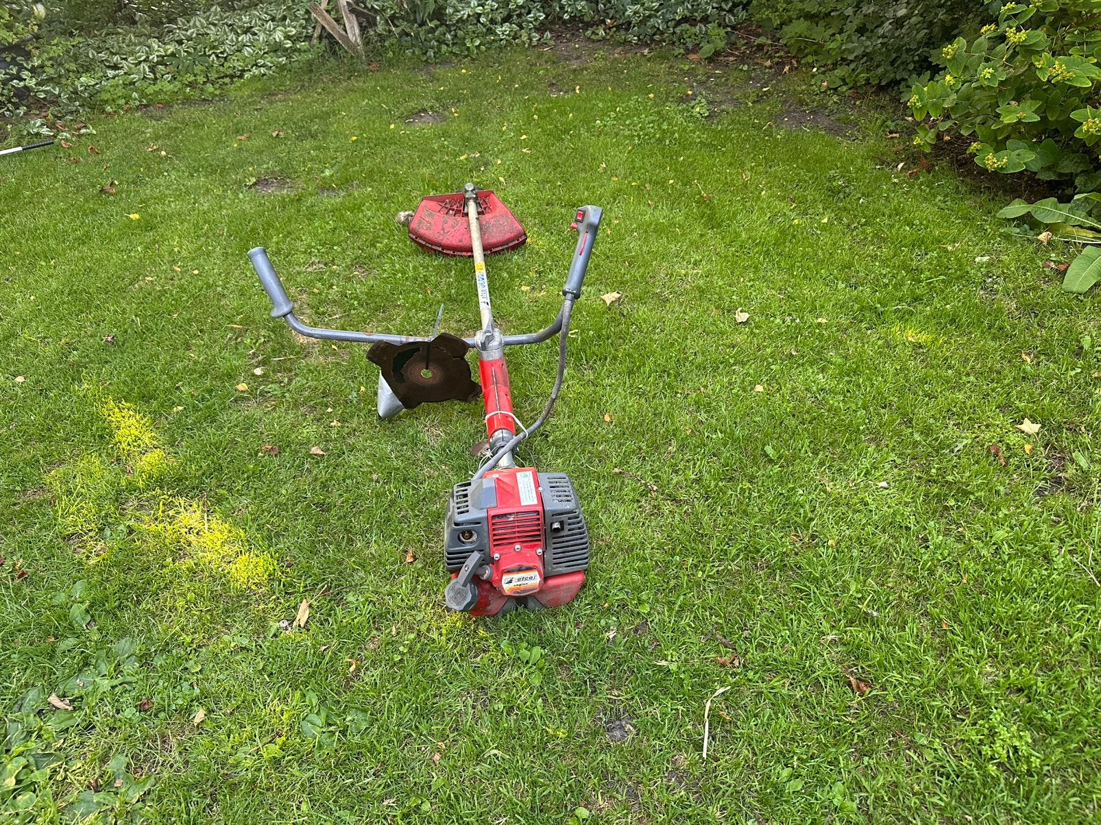 Zeer nette Efco bosmaaier voor zwaar werk – met mes, Ophalen of Verzenden, Zo goed als nieuw, 30 tot 50 cm, Benzine