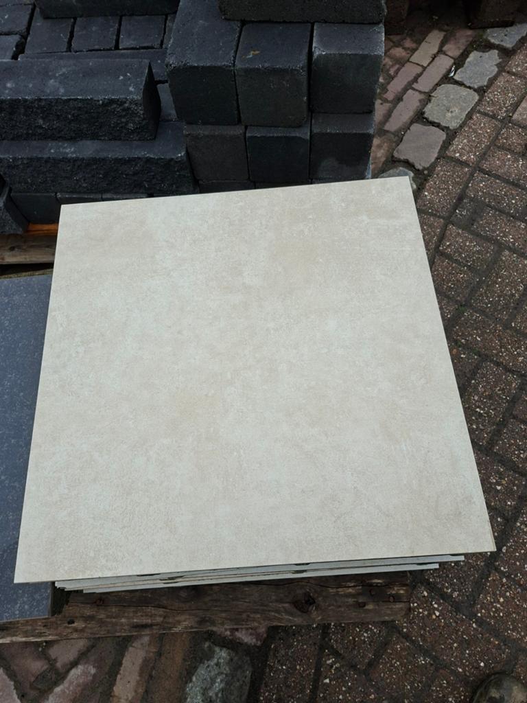20 stuks nieuwe keramische tegels 60x60x4 cm, Ophalen, Gebruikt, Keramiek, 5 tot 10 m²