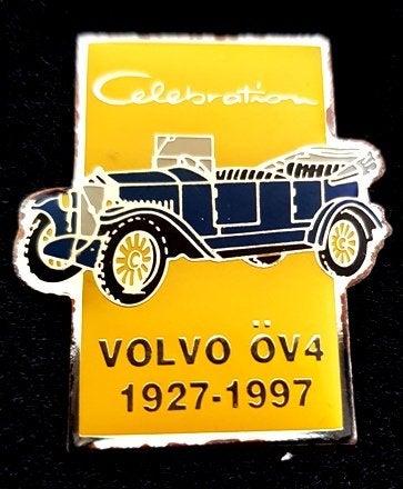 Volvo Celebration 1927-1997 pin, Verzenden, Nieuw, Transport, Speldje of Pin