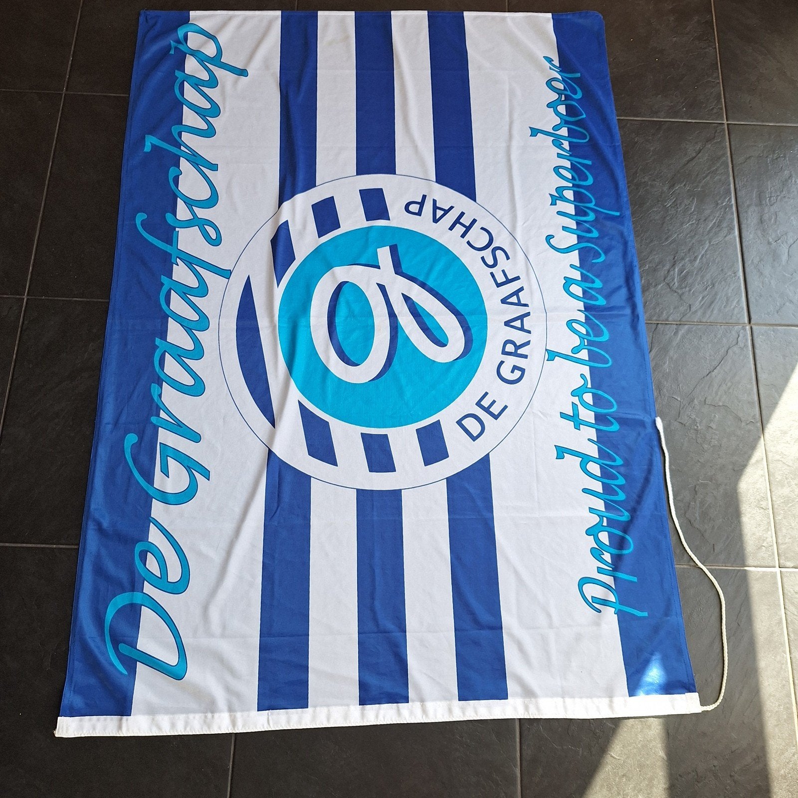 Graafschap supporters vlag, 140x101 cm, zgan, Ophalen of Verzenden, Zo goed als nieuw