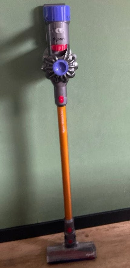 Dyson V8 absolute plus steelstofzuiger met opzetstukken., Ophalen, Zo goed als nieuw, Dyson, Reservoir