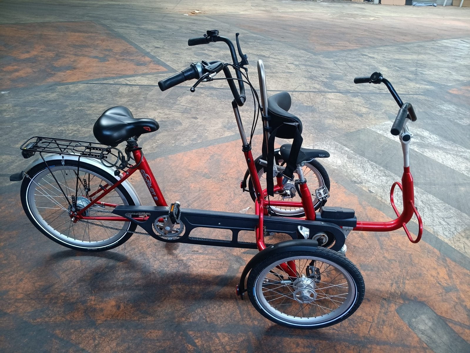 Rode driewieler tandemfiets met 8 versnellingen, Ophalen of Verzenden, Gebruikt, Velgrem