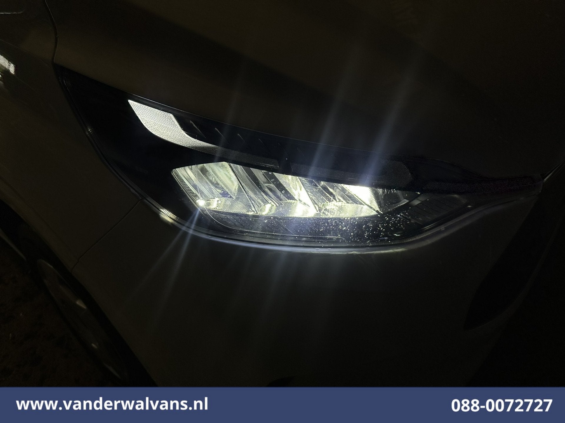 Ford Transit Custom 2.0 TDCI 136pk L1H1 Euro6 Airco | Camera, Voorwielaandrijving, Wit, Bedrijf, Ford