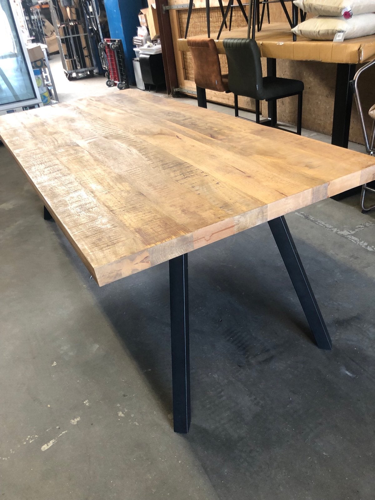 Nieuwe massief mango houten tafel met stalen poten., Huis en Inrichting, Tafels | Eettafels, ., 100 tot 150 cm, ., .