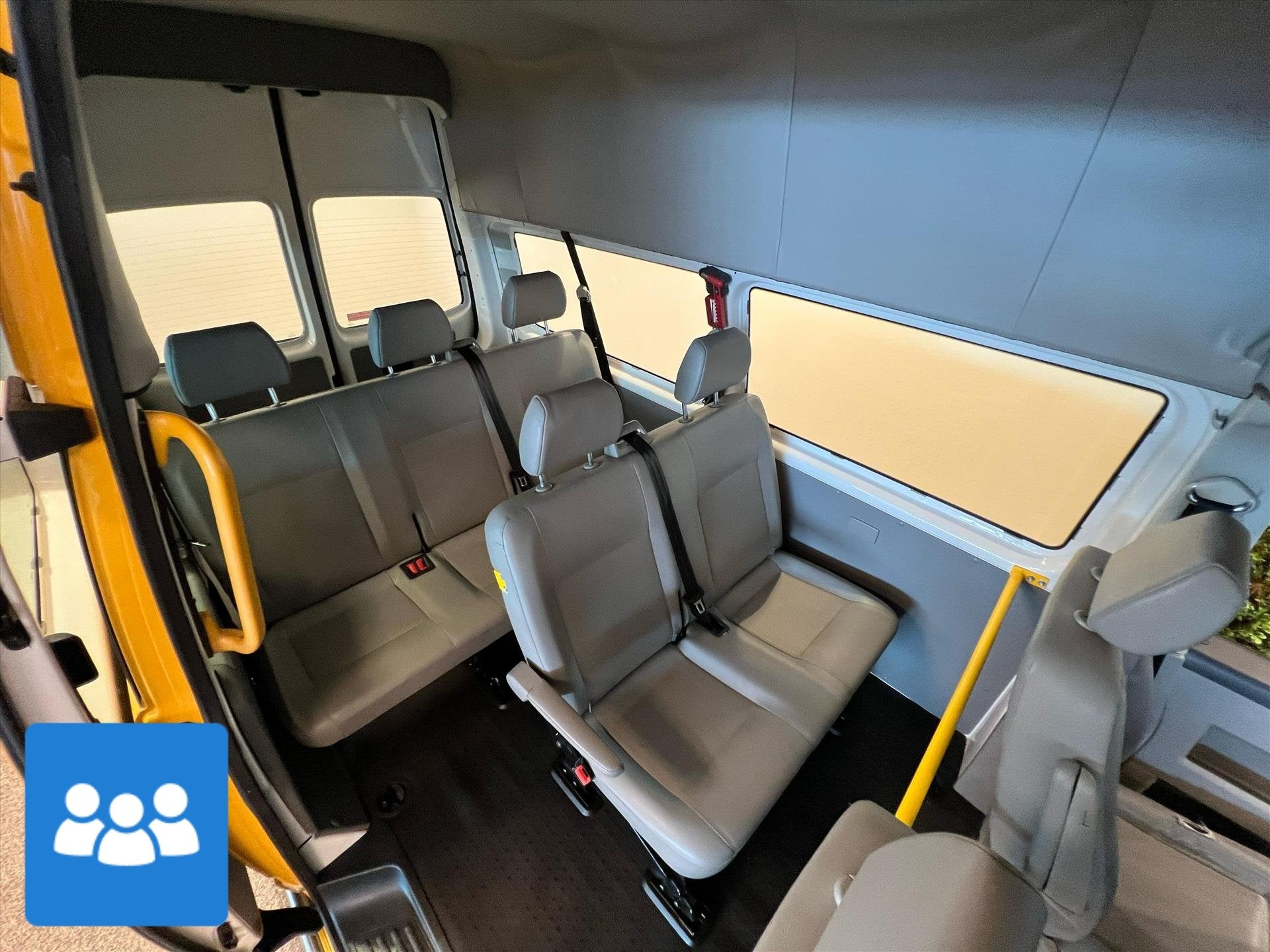 Volkswagen Transporter L2H3 Personenbus / Buurtbus 7-pers., Auto's, Euro 5, Gebruikt, 255 €/maand, 7 stoelen