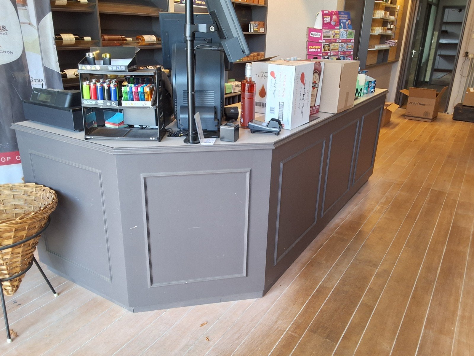 Winkelinterieur, Ophalen