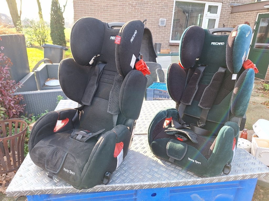 Recaro Young Sport autostoeltjes (2 stuks), Kinderen en Baby's, Autostoeltjes, Autogordel, Verstelbare rugleuning, Zo goed als nieuw