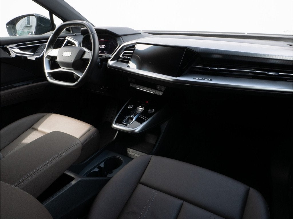 Audi Q4 e-tron 35 Launch edition Advanced SOH 95% Trekhaak/, Auto's, Audi, Achterwielaandrijving, Gebruikt, 22 min, Zwart