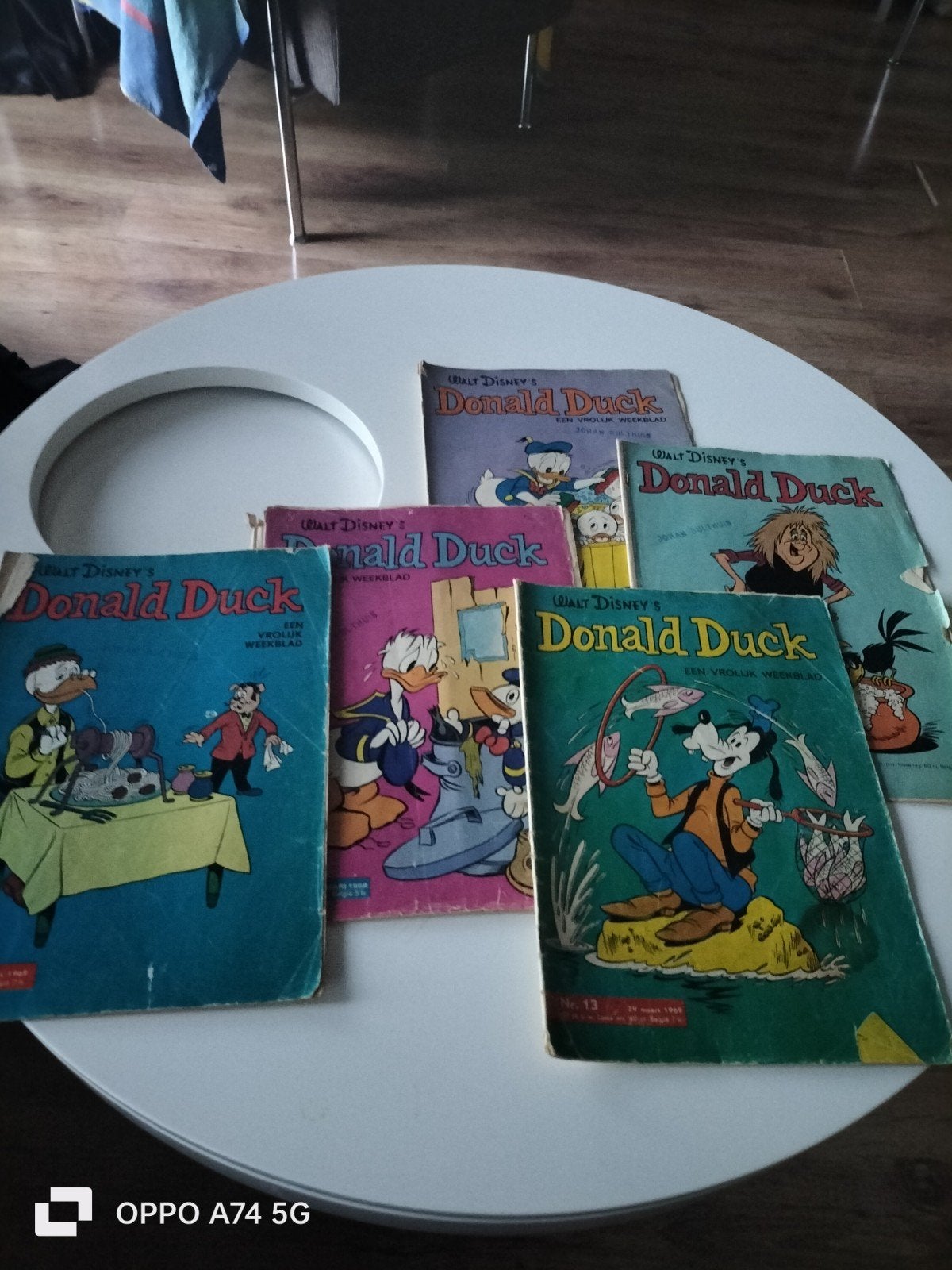 5 Donald Duck weekbladen uit 1968, 1969 en 1972, Ophalen of Verzenden, Gelezen