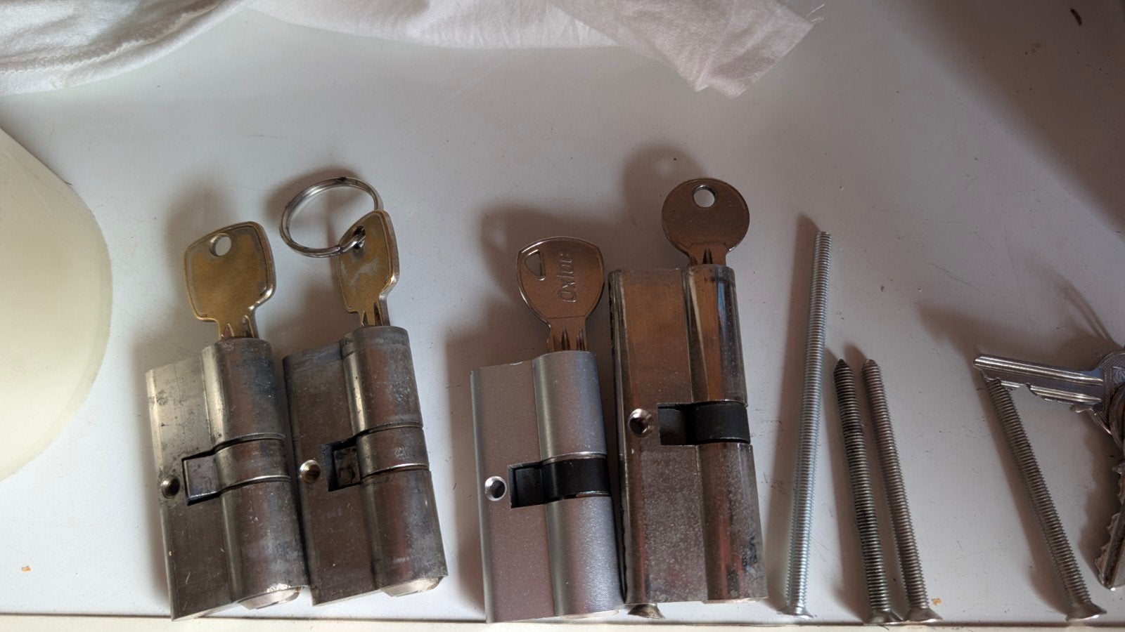 4 cilinders voor deuren, Doe-het-zelf en Verbouw, Hang- en Sluitwerk, Ophalen of Verzenden, Gebruikt, Slot