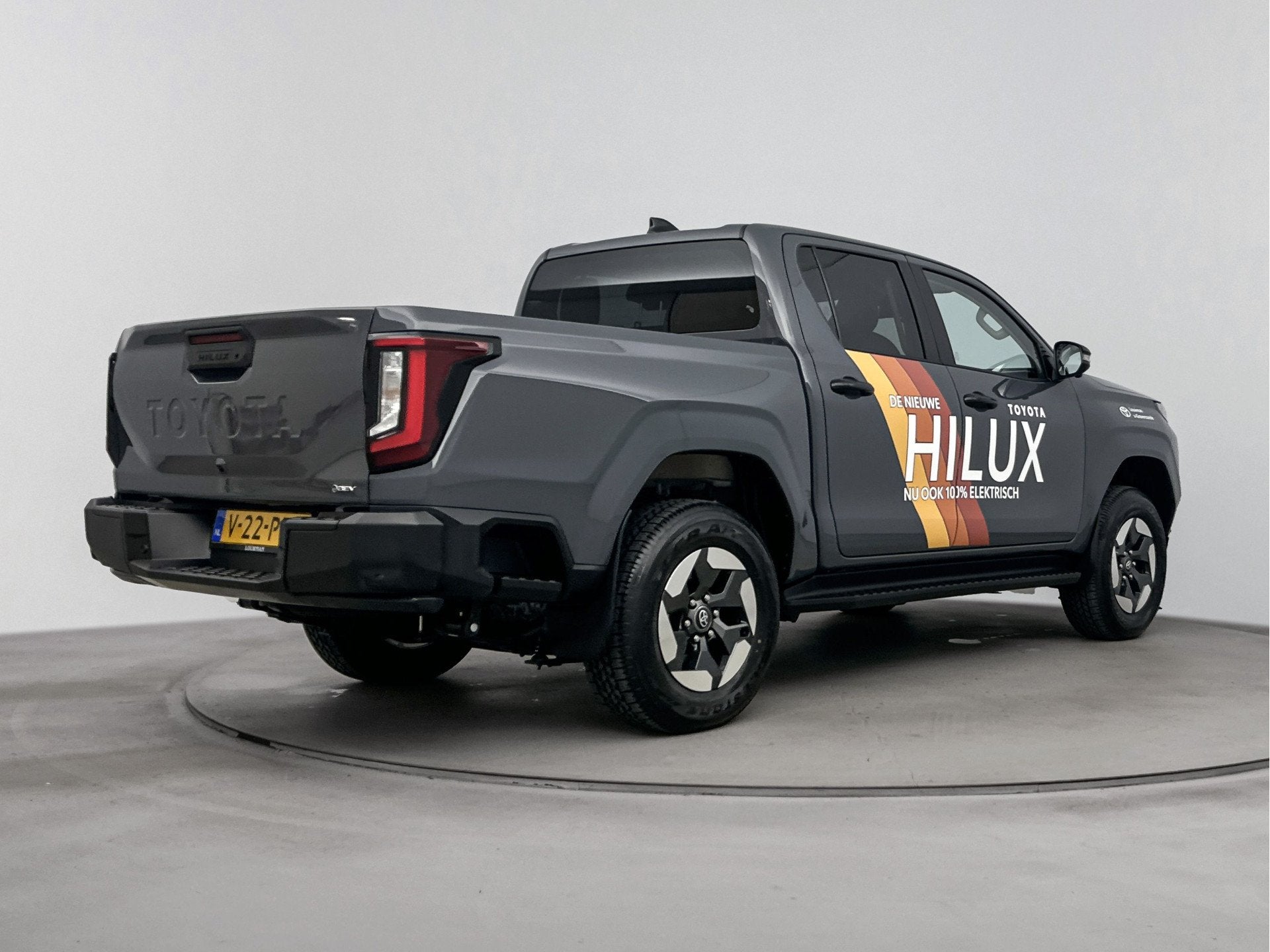 Toyota HILUX ELECTRIC Professional Dubbel Cabine | Trekhaak, Auto's, Automaat, 196 pk, Zwart, 254 km