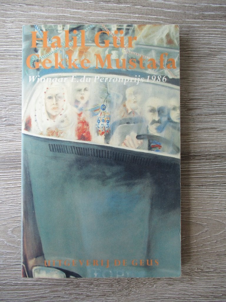 Gekke Mustafa - Halil Gur, Ophalen of Verzenden, Gelezen, Fictie algemeen