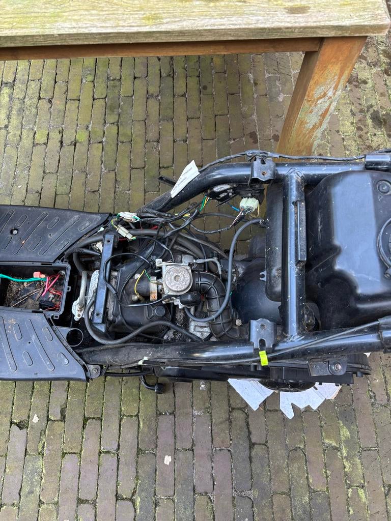 Peugeot Kisbee scooteronderdelen, Fietsen en Brommers, Brommeronderdelen | Scooters, Ophalen of Verzenden, Gebruikt, Overige typen